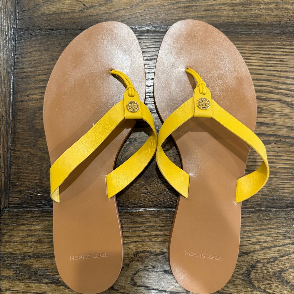 Authentic like new Tory Burch Classic Sandals